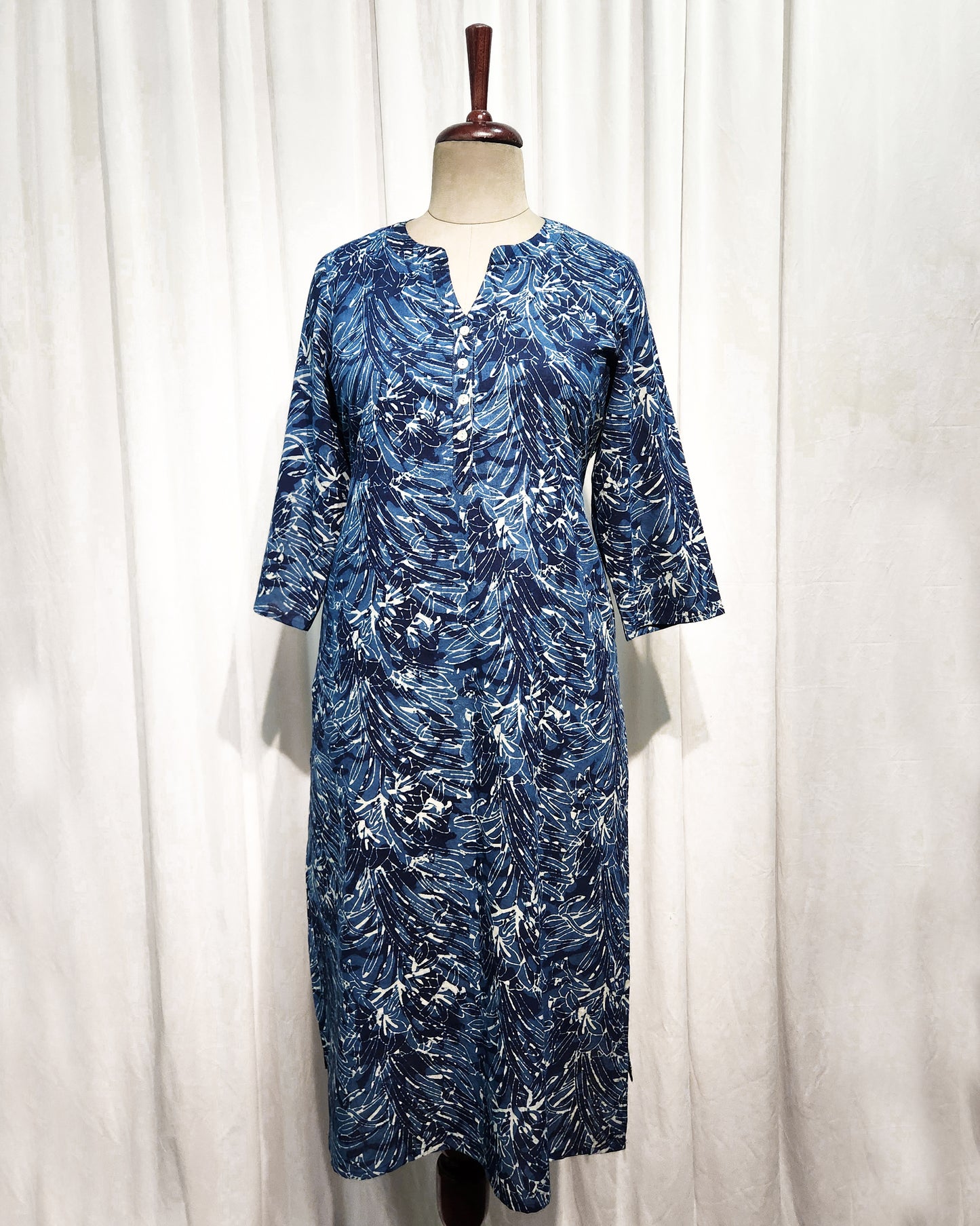 Dabu Handprinted Cotton Straight Fit Kurta with Pockets