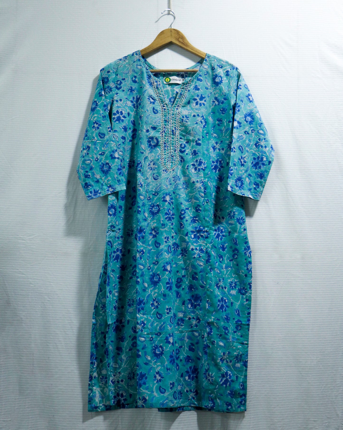 Handblock straight-fit kurti, with hand embroidery on neck