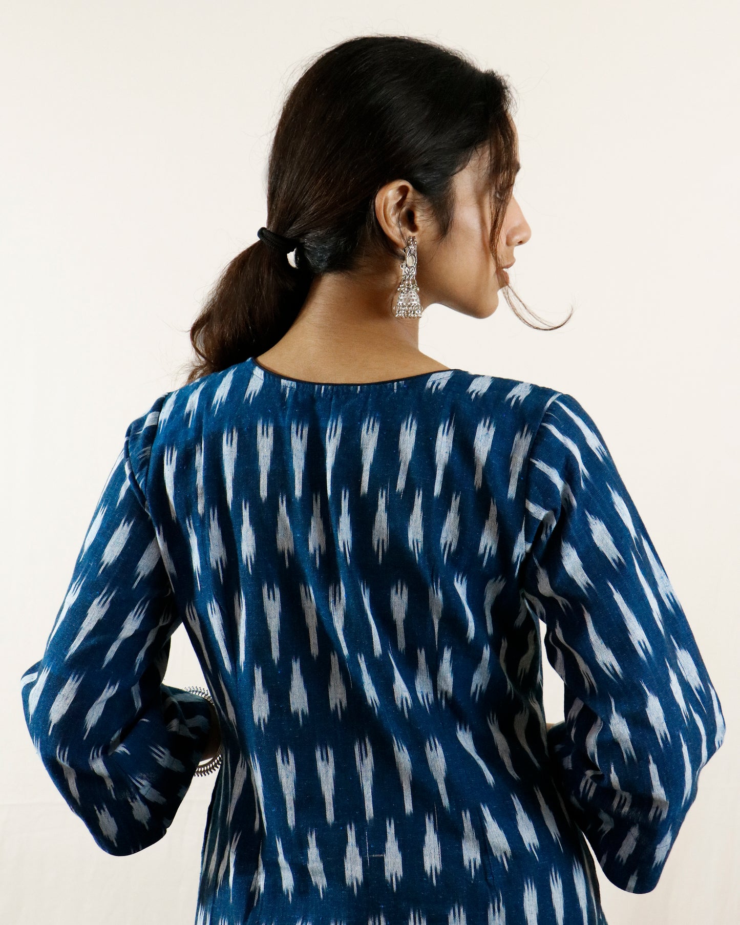 Blue Mirage Ikat Suit Set – Blue kurta with black pant & shaded dupatta (blue-black)