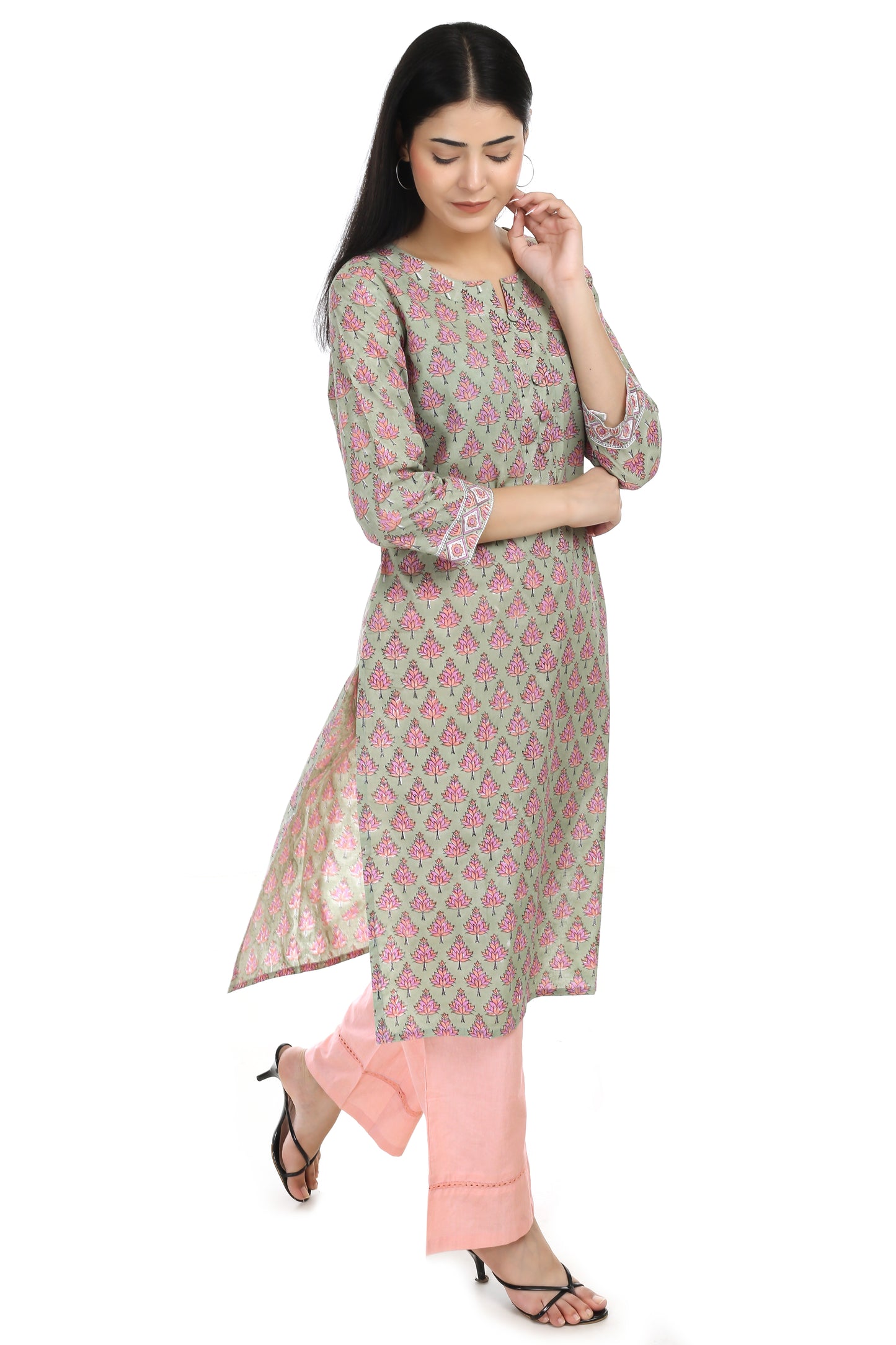 Aadya, Hand blocked straight fit kurta