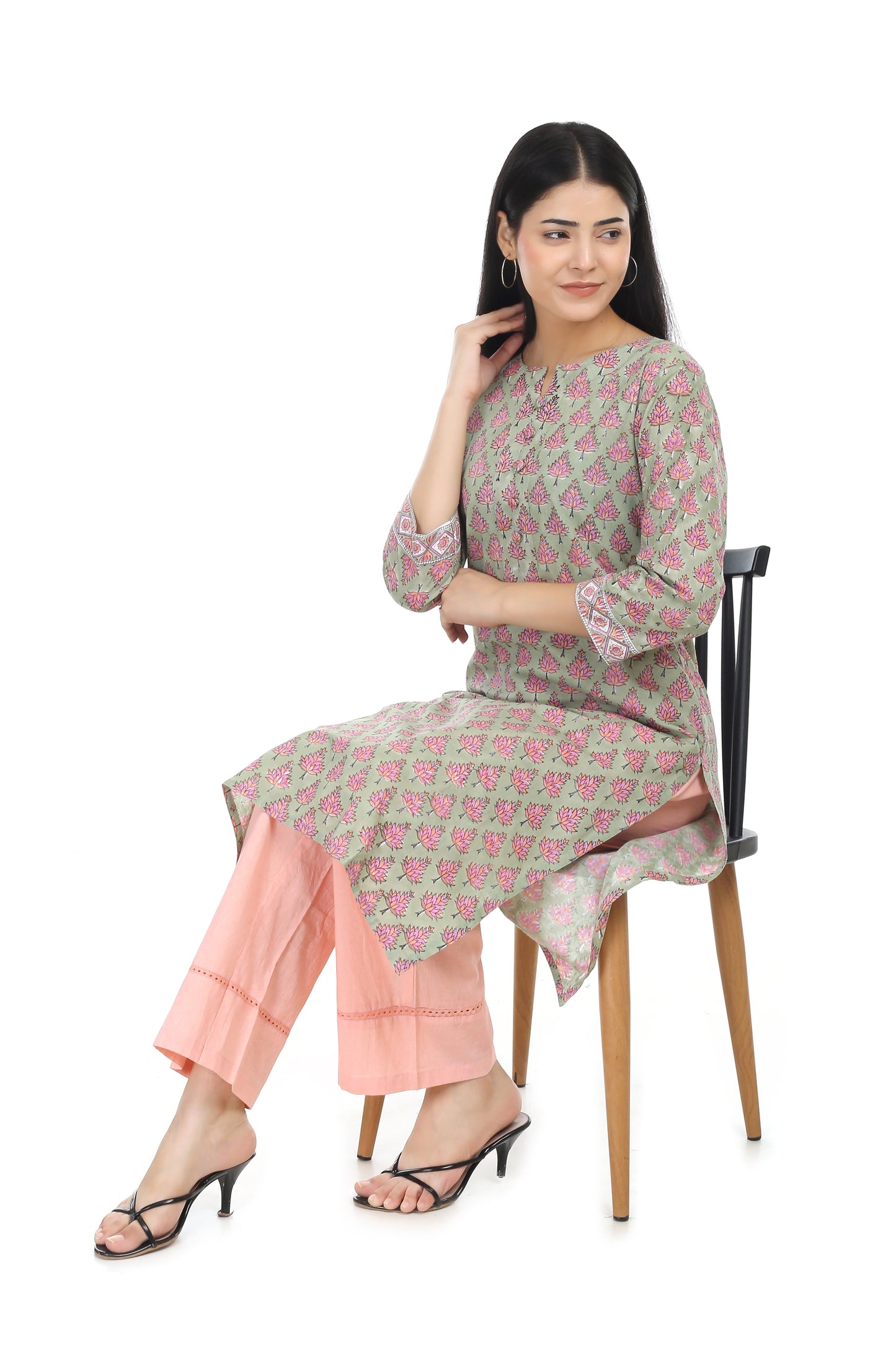 Aadya, Hand blocked straight fit kurta