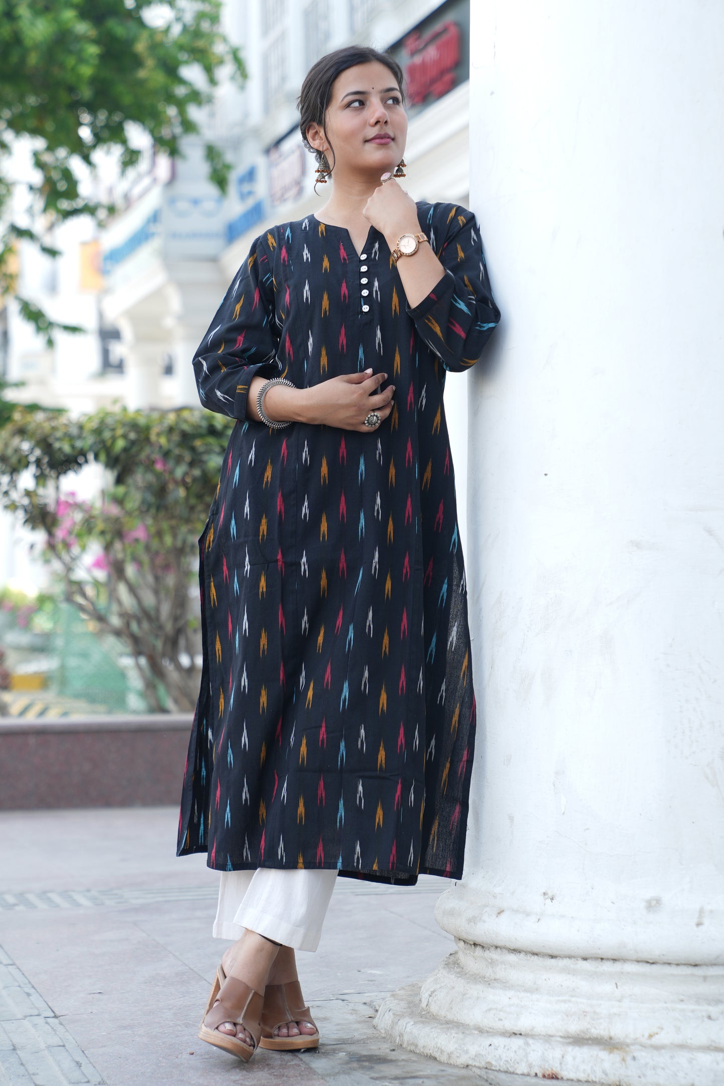 Handloom Black Ikat Straight Kurta for Women – Multicolor Woven Cotton Kurta