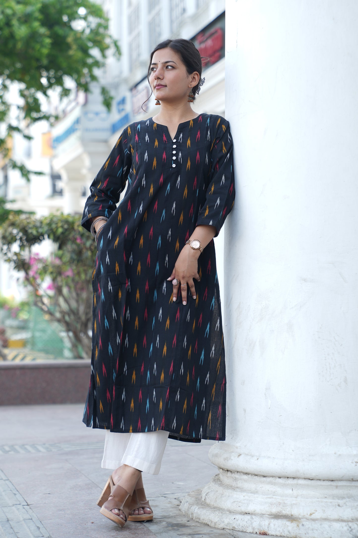 Handloom Black Ikat Straight Kurta for Women – Multicolor Woven Cotton Kurta