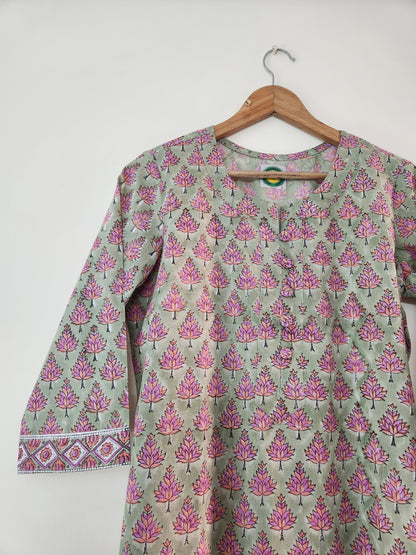 Aadya, Hand blocked straight fit kurta