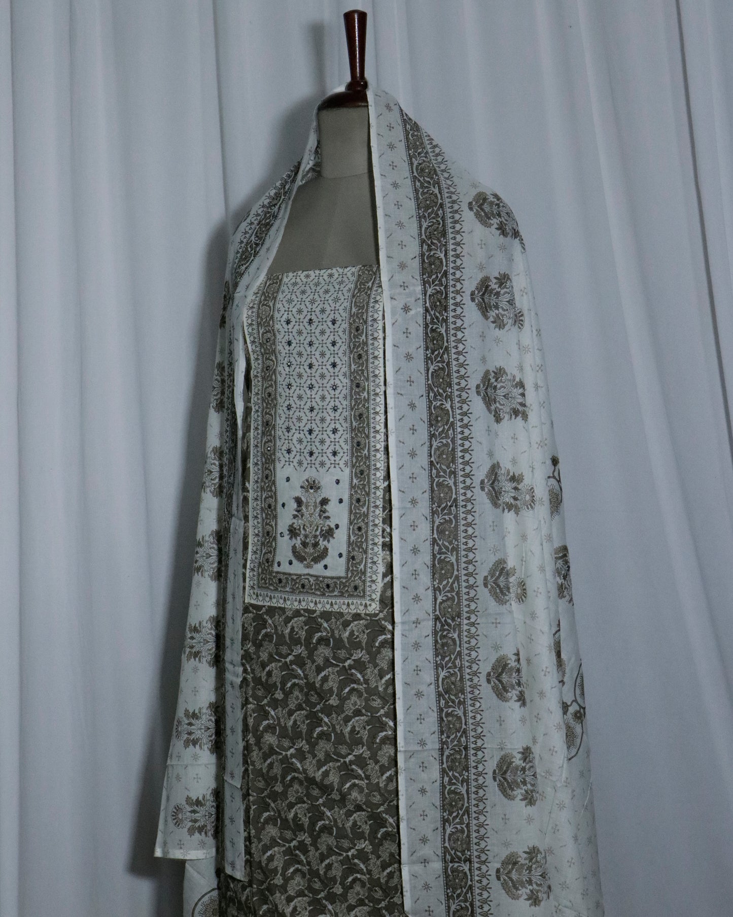 hand detailed printed cotton Unstitched 3 Piece Suit Set