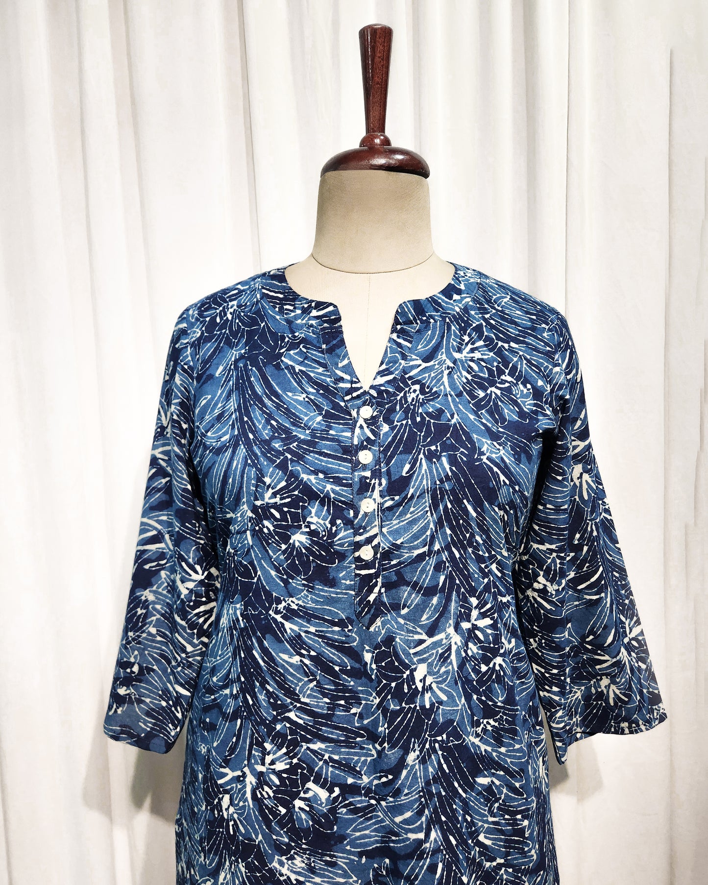 Dabu Handprinted Cotton Straight Fit Kurta with Pockets