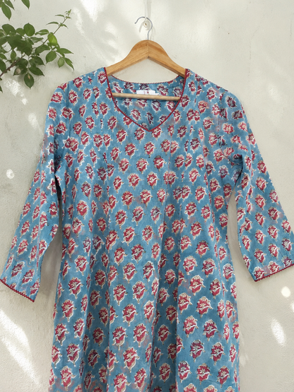 Blue Floral Handprinted Cotton Kurta with V-Neck & Three-Quarter Sleeves