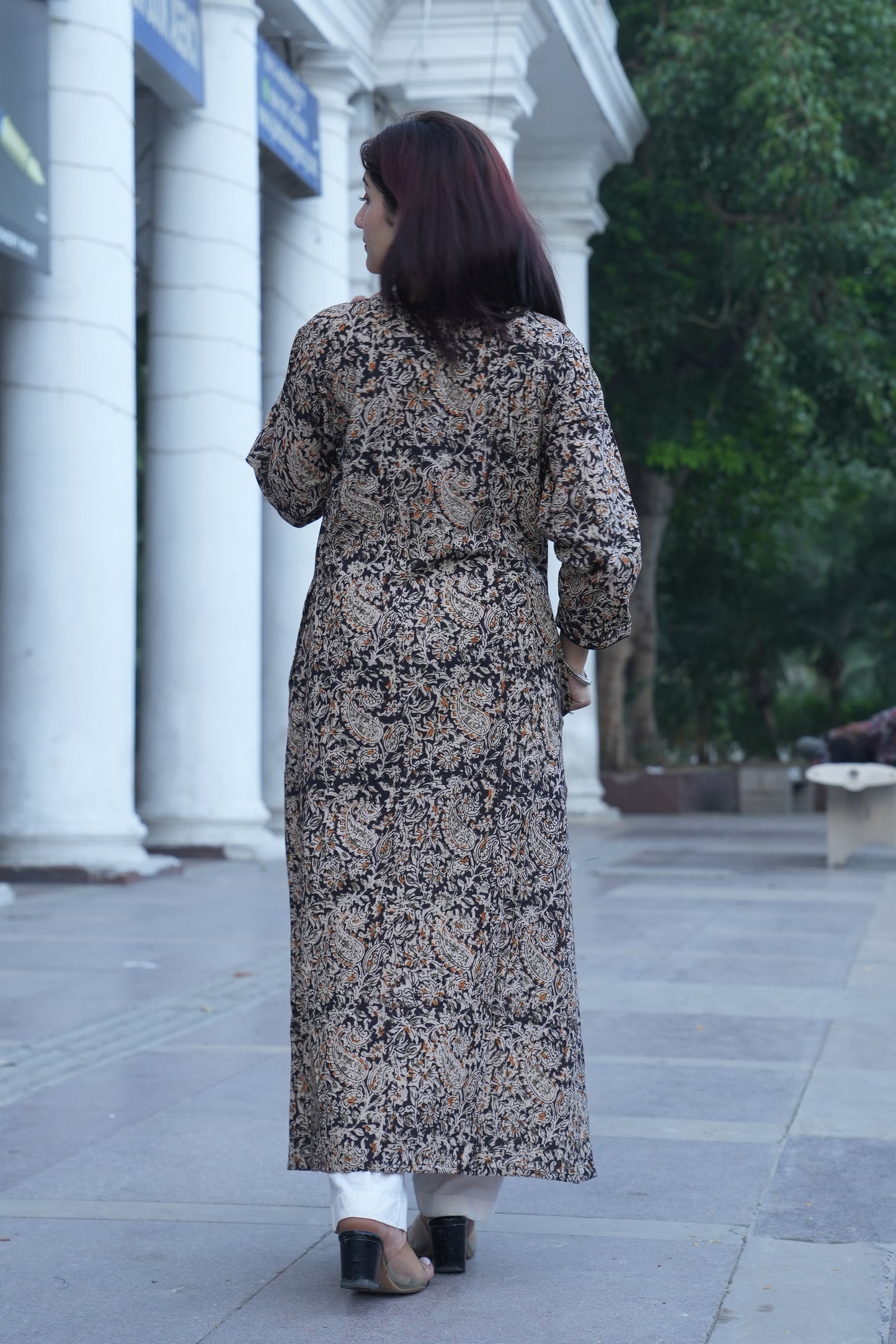 Beige Paisley Handprinted Kalamkari Kurta