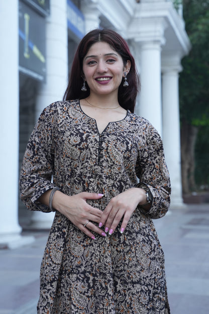 Beige Paisley Handprinted Kalamkari Kurta