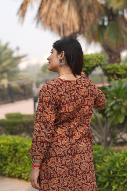 “Handcrafted Kalamkari A-Line Cotton Kurta – Flowy Fit & Traditional Print”