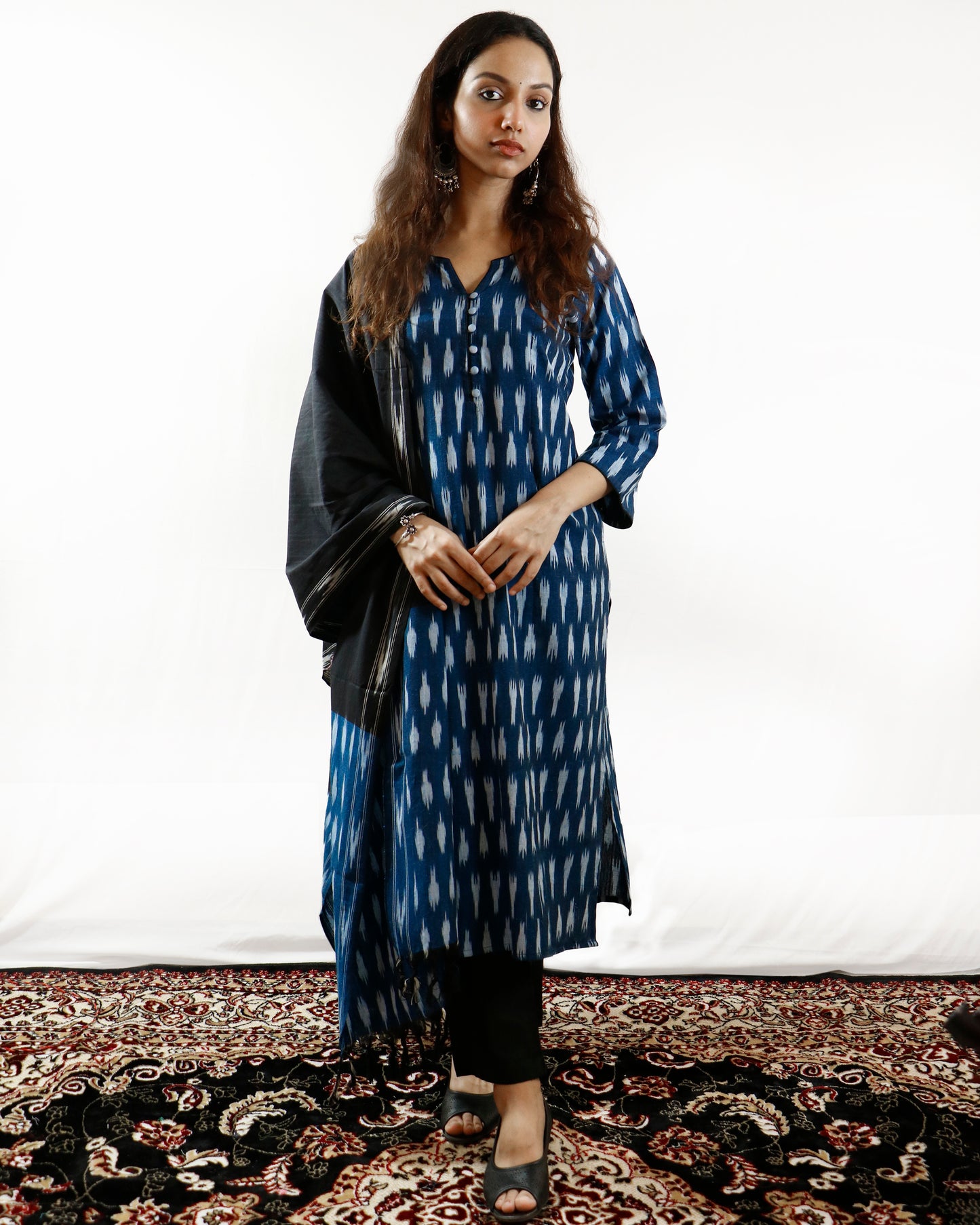 Blue Mirage Ikat Suit Set – Blue kurta with black pant & shaded dupatta (blue-black)