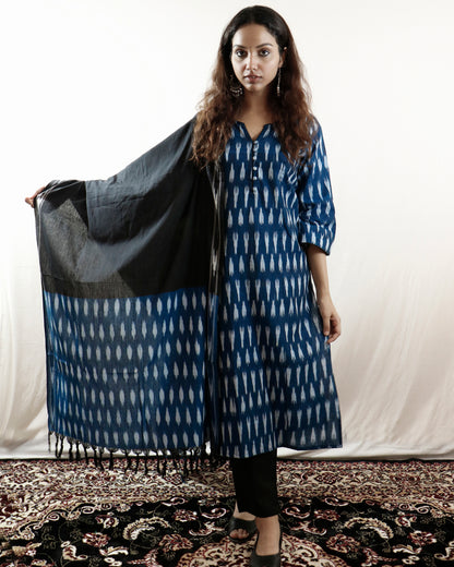 Blue Mirage Ikat Suit Set – Blue kurta with black pant & shaded dupatta (blue-black)