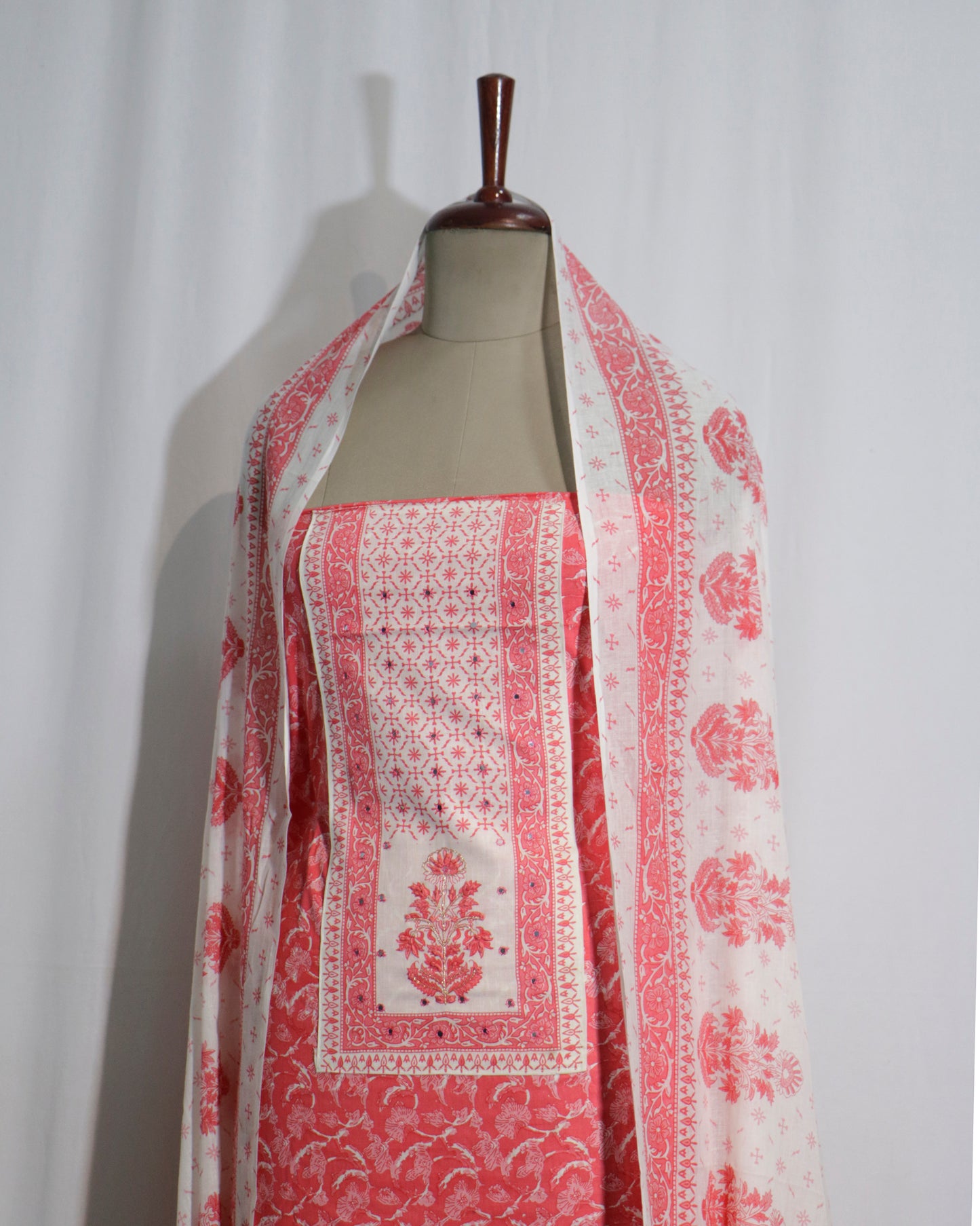 Pink Floral printed Cotton 3 piece Suit Set with mul-mul Dupatta