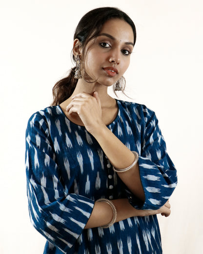 Blue Mirage Ikat Suit Set – Blue kurta with black pant & shaded dupatta (blue-black)