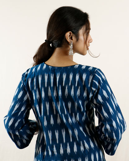 Blue Mirage Ikat Suit Set – Blue kurta with black pant & shaded dupatta (blue-black)