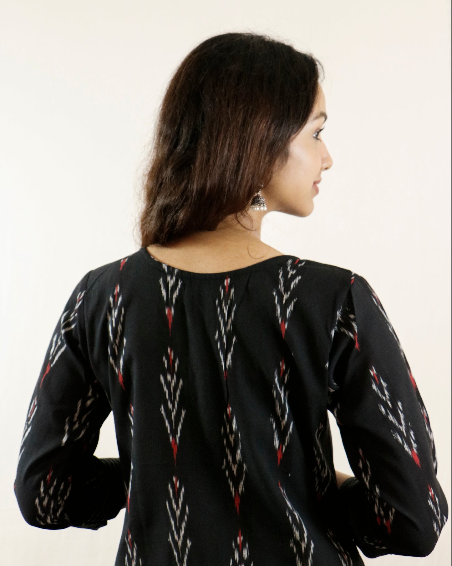 Black Ikat Handwoven Straight Fit Kurta with Thread Work & Shell Buttons